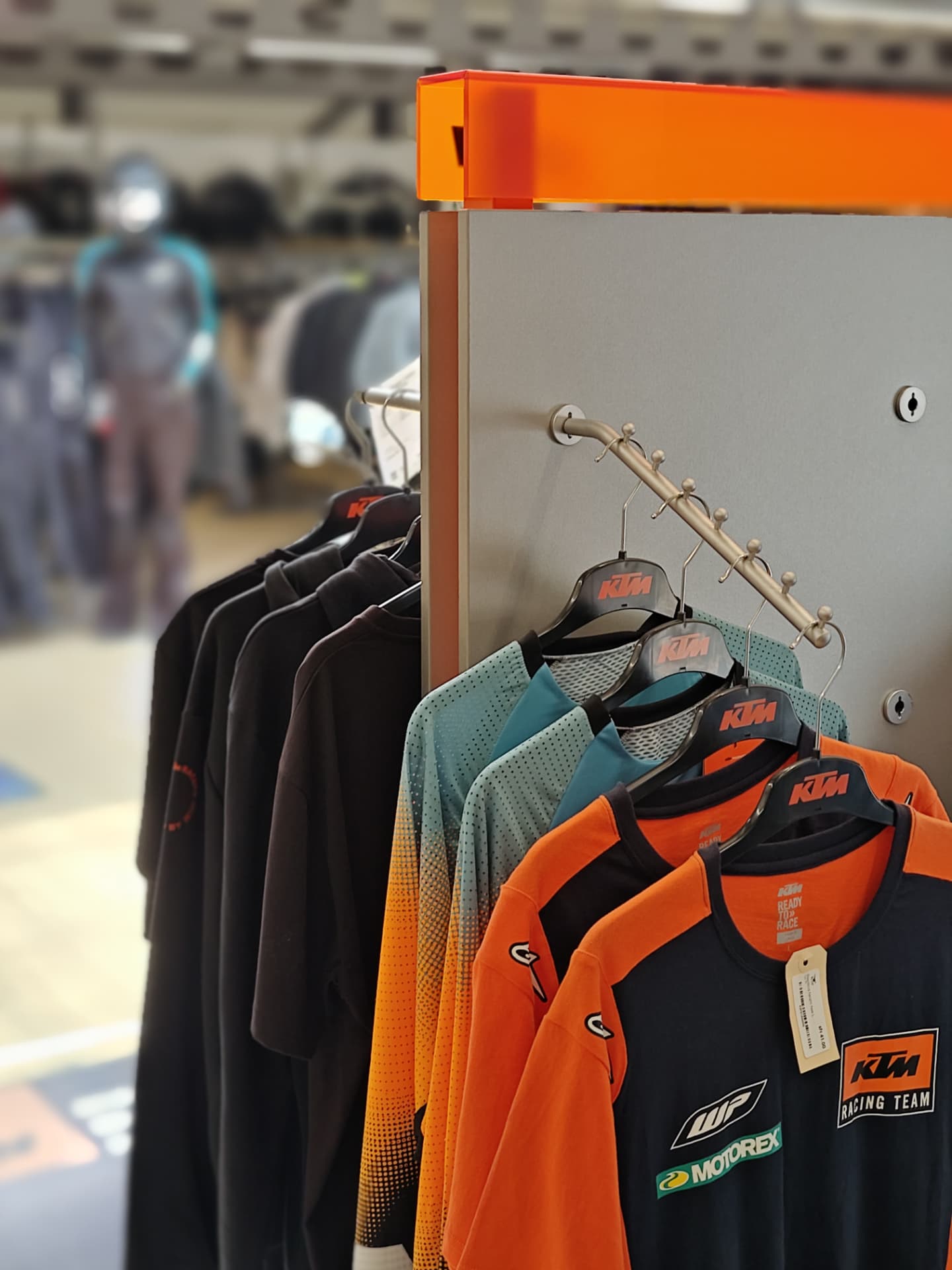KTM Ready-to-Race Shirts im Moto-Center WEST St. Gallen