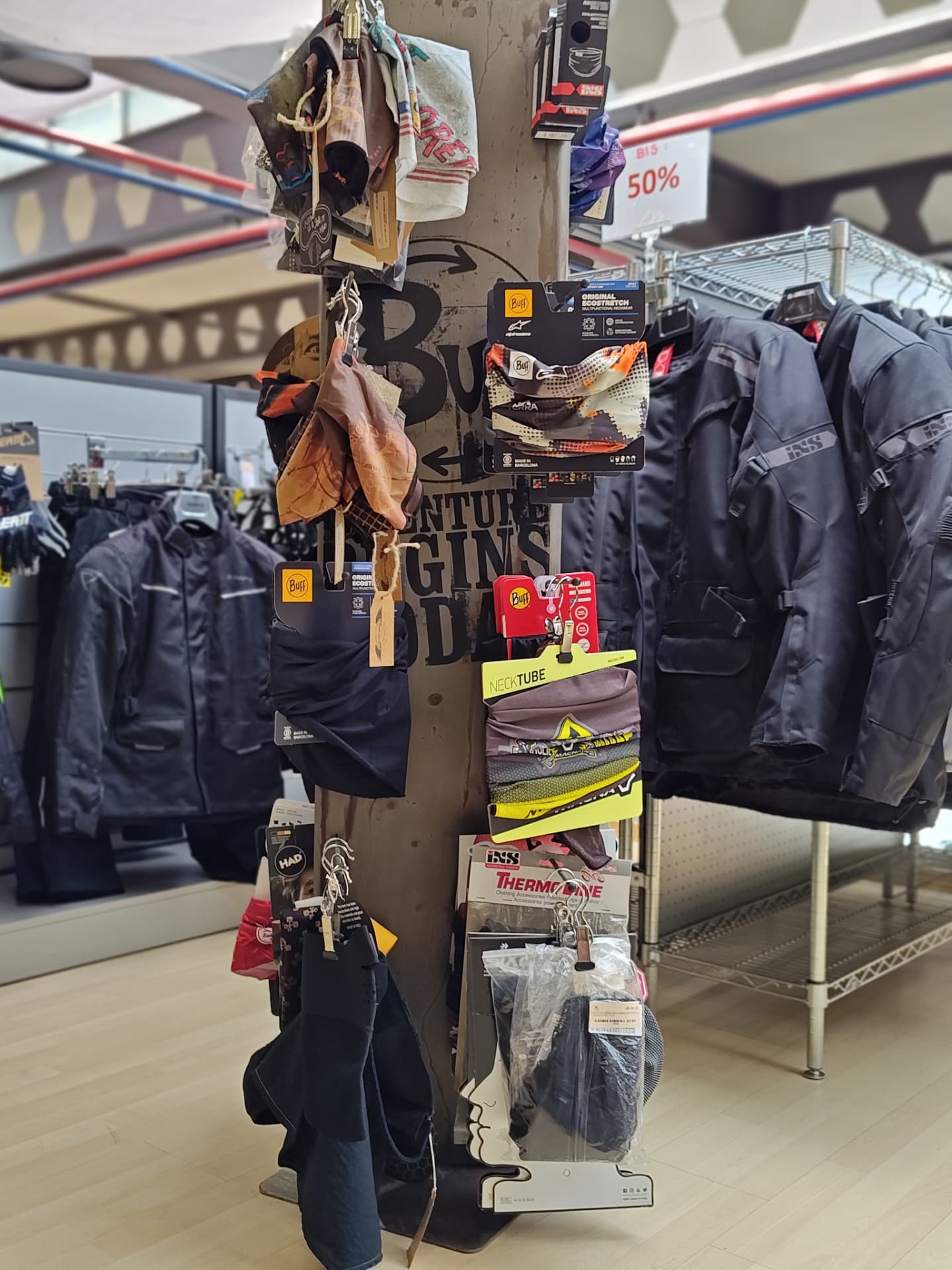 Buff Halstücher und Neck Tubes im Moto-Center WEST St. Gallen