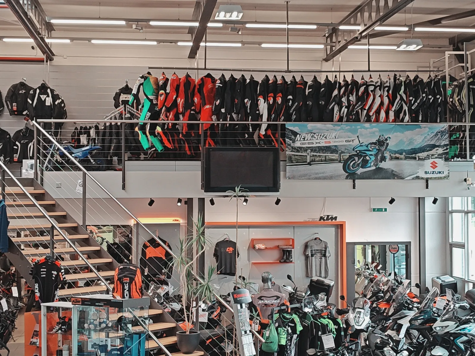 Piaggio Medley & Beverly · Grossrad bei Moto-Center WEST St. Gallen Piaggio Medley & Beverly · Grossrad bei Moto-Center WEST St. Gallen